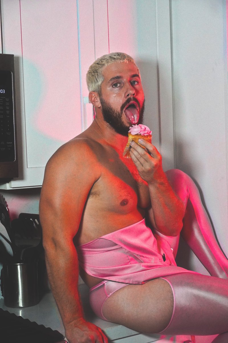 Alecthearies_'s tweet photo. Caked up. https://t.co/nPxn1HlzpJ