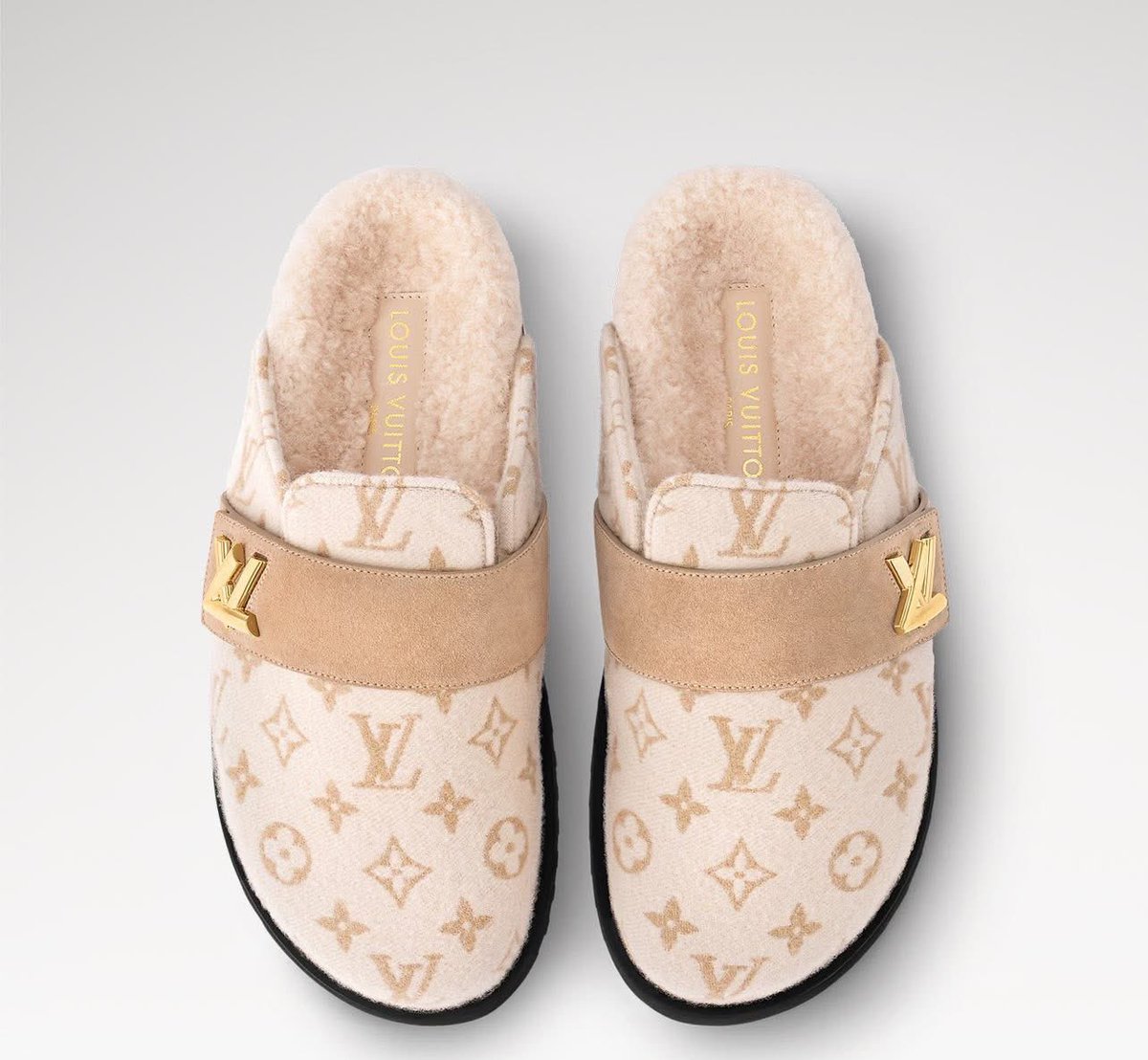 Louis Vuitton This set is fireeee 🔥 😍