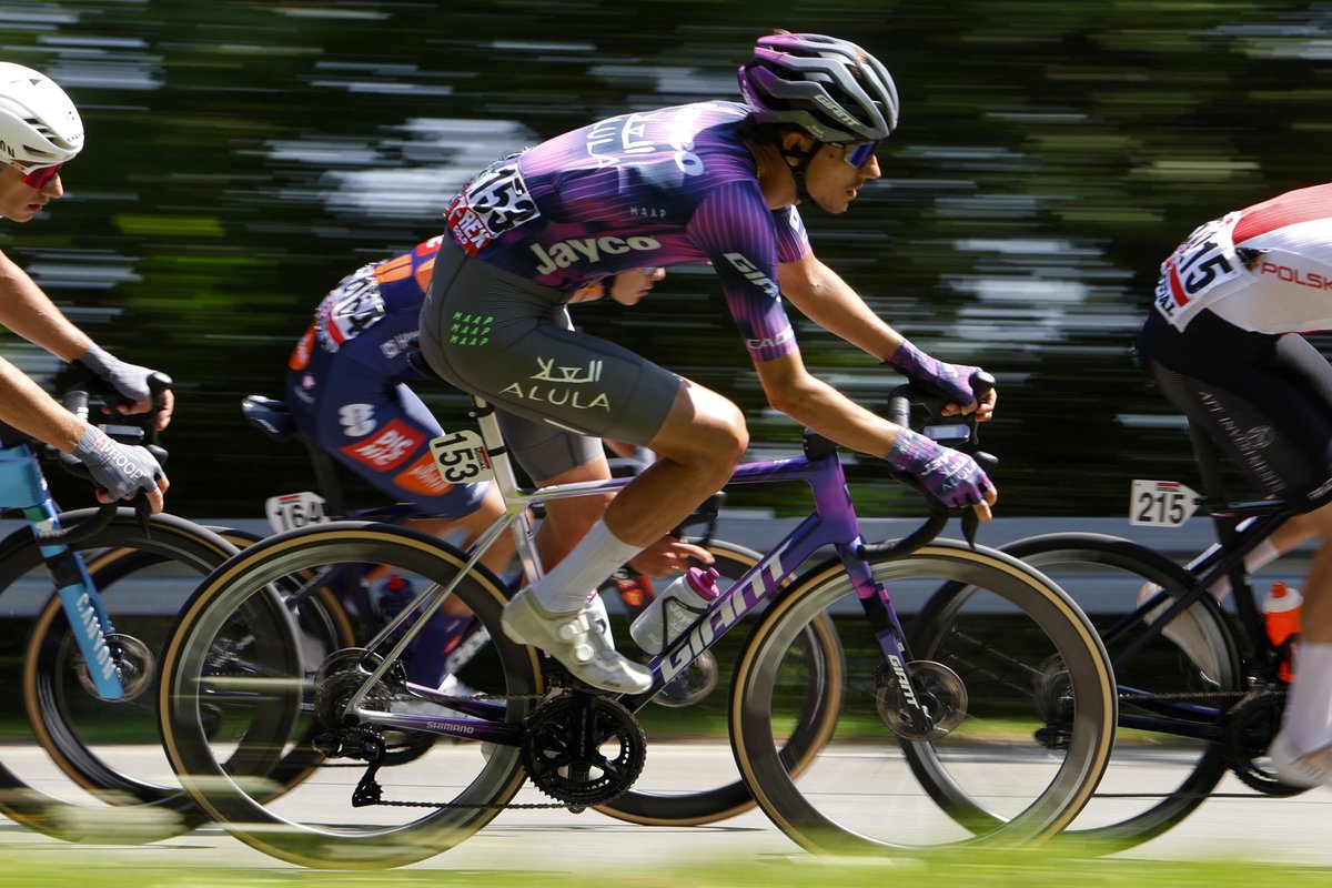 🏁 FINISH 

Stage 5⃣ also ends in a bunch sprint.

Filippo Zana is our first rider to cross the finish line.

🇵🇱 #TourDePologne