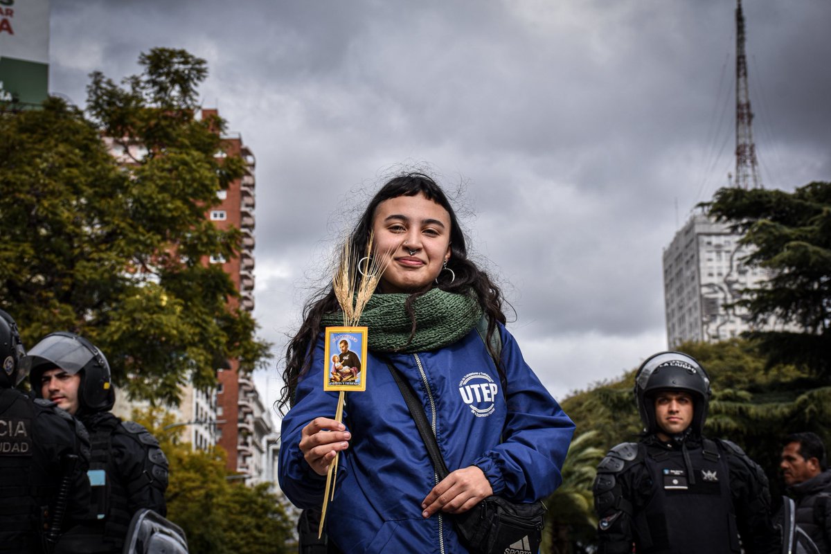 🥁 Ayer culminamos una nueva marcha del #7A, recorriendo las calles desde Liniers hasta Plaza de Mayo. 

En cada paso reafirmamos nuestro compromiso con el legado de Francisco: por tierra, techo y trabajo para todos y todas.