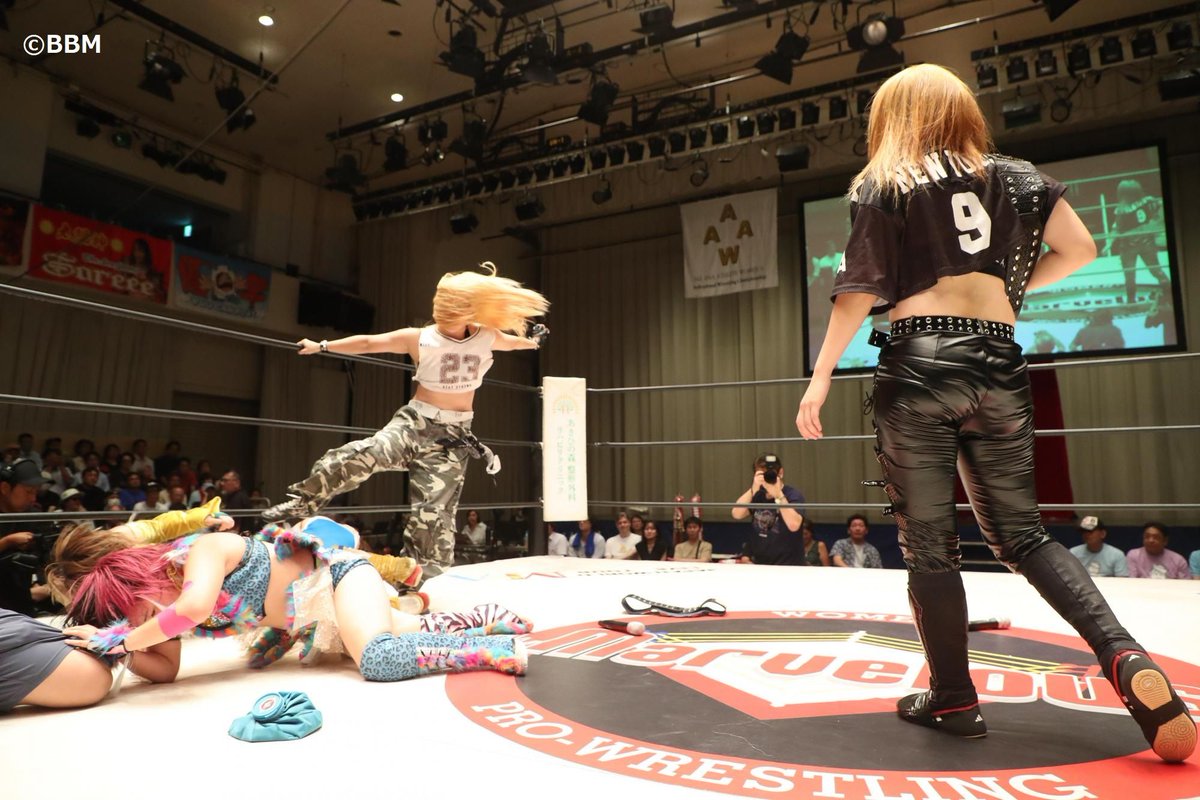 shupromobile's tweet image. 【週刊プロレスmobile】スパーク・ラッシュとチーム200キロがAAAWタッグを懸けた頂上決戦／5対5対抗戦は2人残りでマリーゴールドが勝利。敗北の桃野をマゼンタが襲撃／来年5・5に横浜BUNTAI初進出を発表…マーベラス後楽園詳報
wp.bbm-mobile.com/sp2/result/res…
#週プロモバイル　#Marvelouspro  #pw_mg