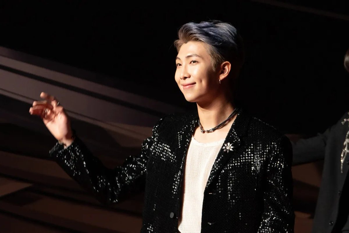 Rolling Stone names RM's "Seoul" as the best #BTS Solo Song 👑

In this relaxed, lo-fi song, RM addresses his complex relationship with South Korea’s capital. It’s a vibrant city, but one that’s become too expensive for many of its residents. 

See the full list: