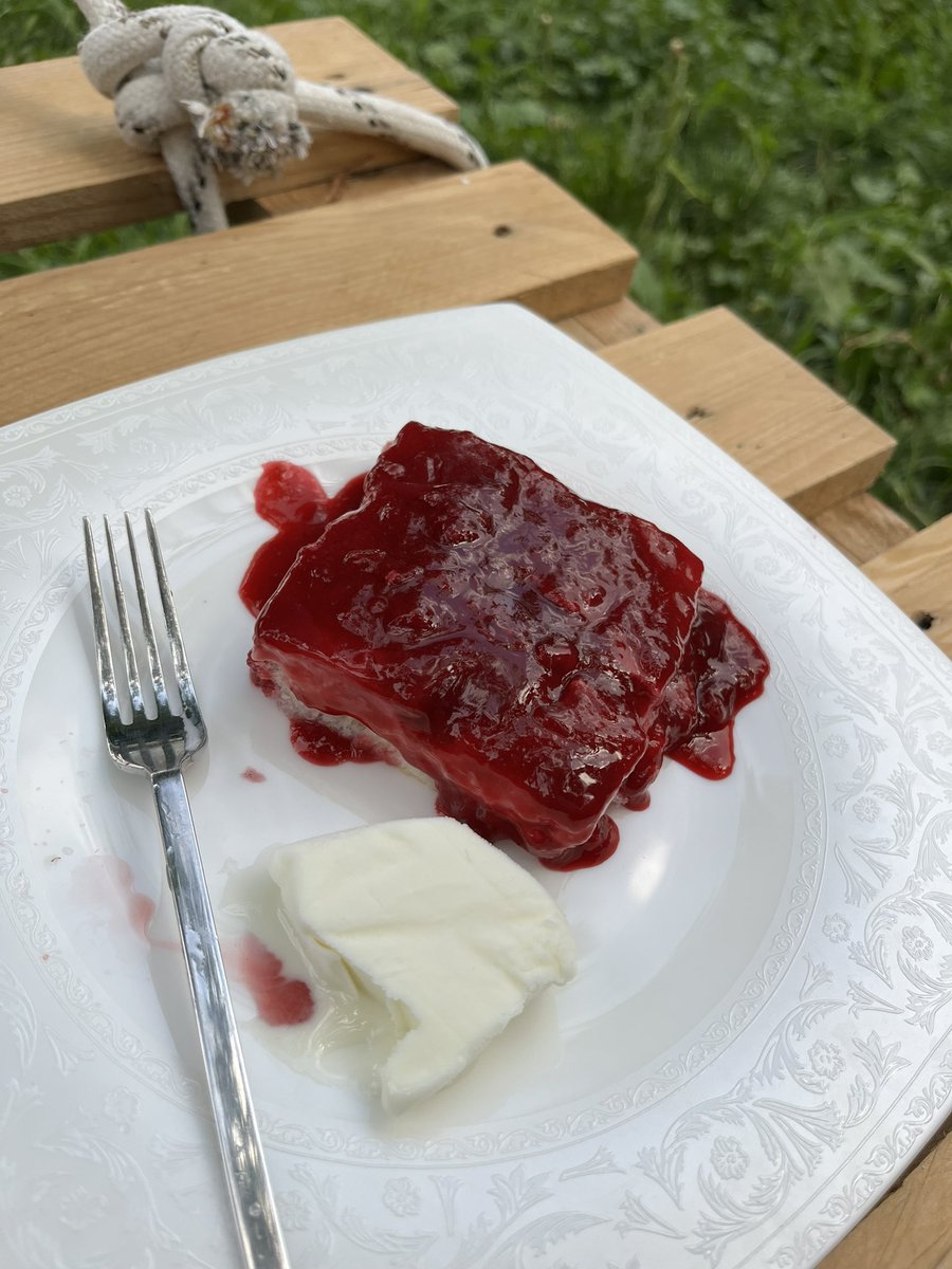 🍒 vişneli tatlar serisinin sonuna doğru yaklaşmaktayız
Kedi dili pasta
Maraş dondurma 
part6