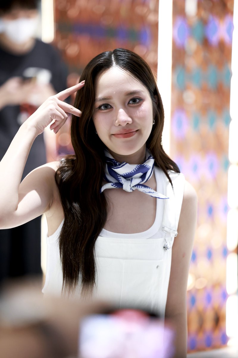 生日贺图

礼物保密😂

（无水印生图🐰） 

HAPPY BIRTHDAY SAROCHA
#Happy27thFreenDay