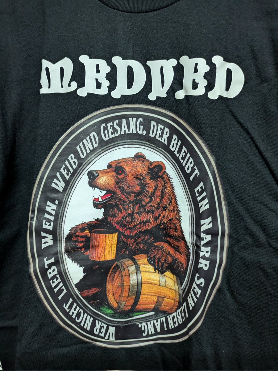 本日のライブご来場の皆さんありがとうございます！！
そしてTシャツ買ってくださったみなさんありがとうございます！！
XLの在庫がなくご迷惑おかけしました。早急に発注しますので暫しお待ちください。