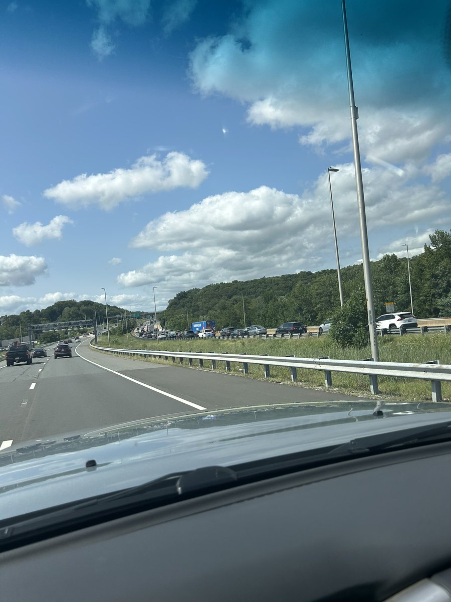 ColaBarry69's tweet image. Express lane because I am not a peasant #whiteprivilege