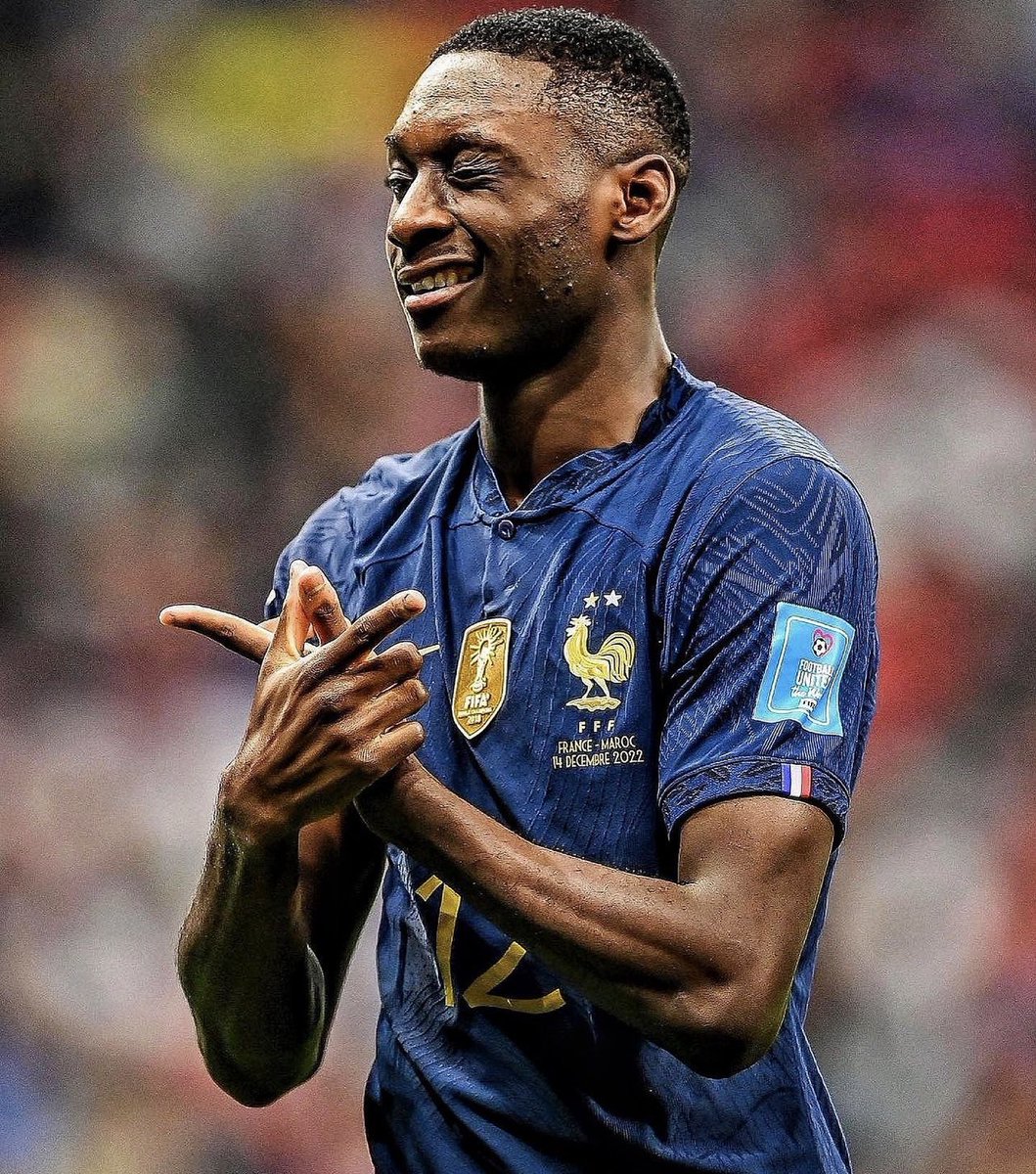 Transfer News Live (@deadlinedaylive) on Twitter photo ๐จ Newcastle United have opened negotiations to sign Randal Kolo Muani.
He is high on the list of striker targets after missing out on Benjamin Sesko.
(Source: <a href="/Plettigoal/">Florian Plettenberg</a>) ๐จ Newcastle United have opened negotiations to sign Randal Kolo Muani.
He is high on the list of striker targets after missing out on Benjamin Sesko.
(Source: <a href="/Plettigoal/">Florian Plettenberg</a>)