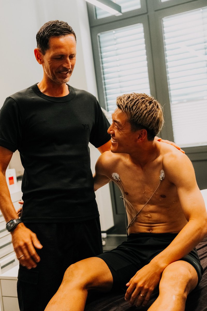 Hi Eintracht Frankfurt fans!🦅
It’s been a long time coming with all the rumors, but I’m really happy to finally say hello to you officially!
I’ll give everything I have to this club so we can achieve something special together.
Can’t wait to see you all at the stadium soon!