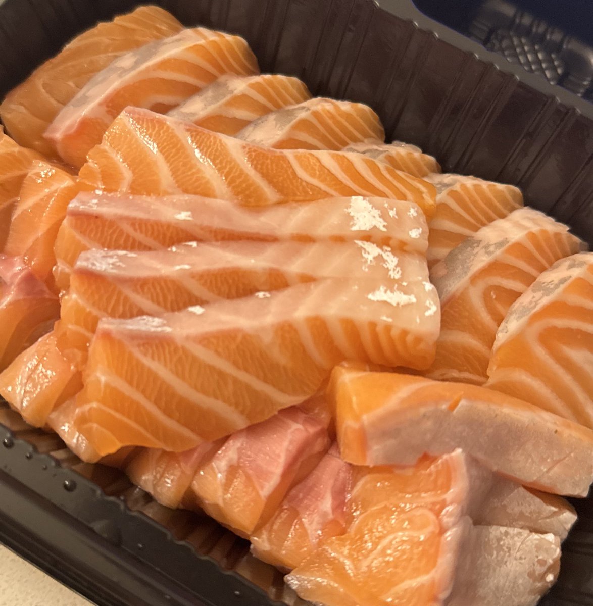 초밥 같은 소리 따위 집어치워 오늘 밤은 연어답게