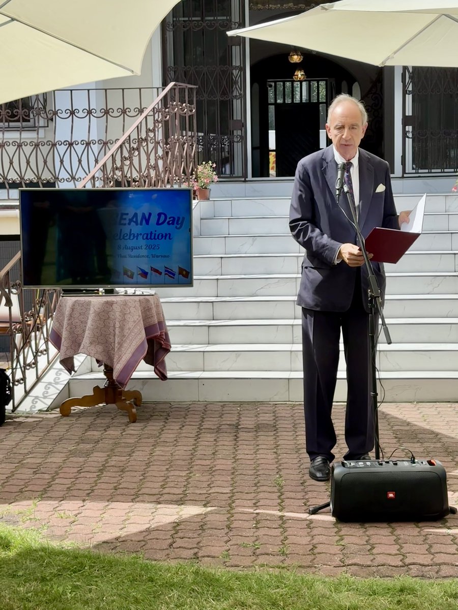 Delighted to join ASEAN colleagues in Warsaw today to celebrate 58 years of ASEAN, alongside other Dialogue Partners and guest of honour Minister <a href="/WTBartoszewski/">Władysław T. Bartoszewski</a> 

Thanks to Ambassador Urasa Mongkolnavin and the team at the Royal Thai Embassy for the generous hospitality!