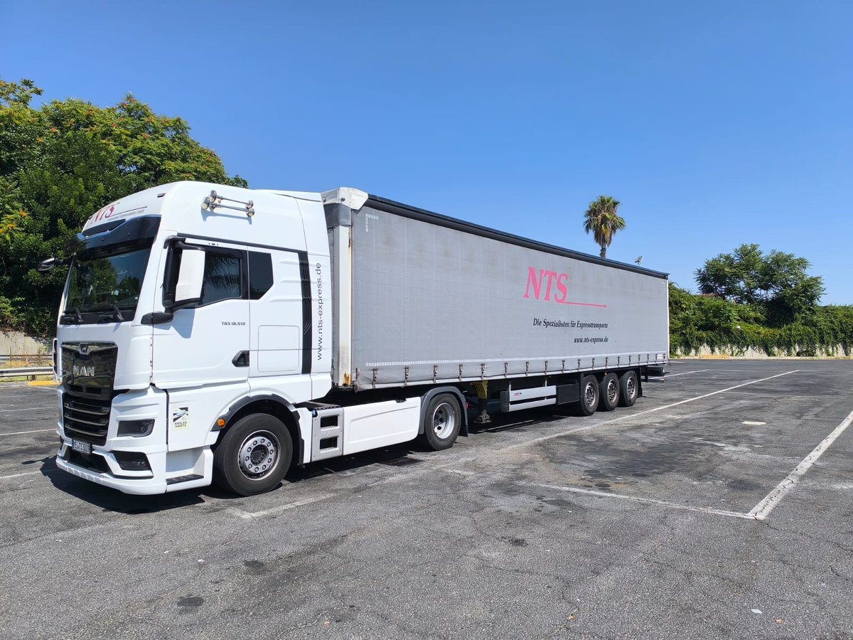 NTSExpress's tweet photo. 🚛 Delivering seamless logistics:

Today, delivery in Scilly is done. Reloading in Italy for Germany.

We make our customers a deal they can't refuse.

#ExpressTransport #FreightFamily https://t.co/wUzSTFmnz7