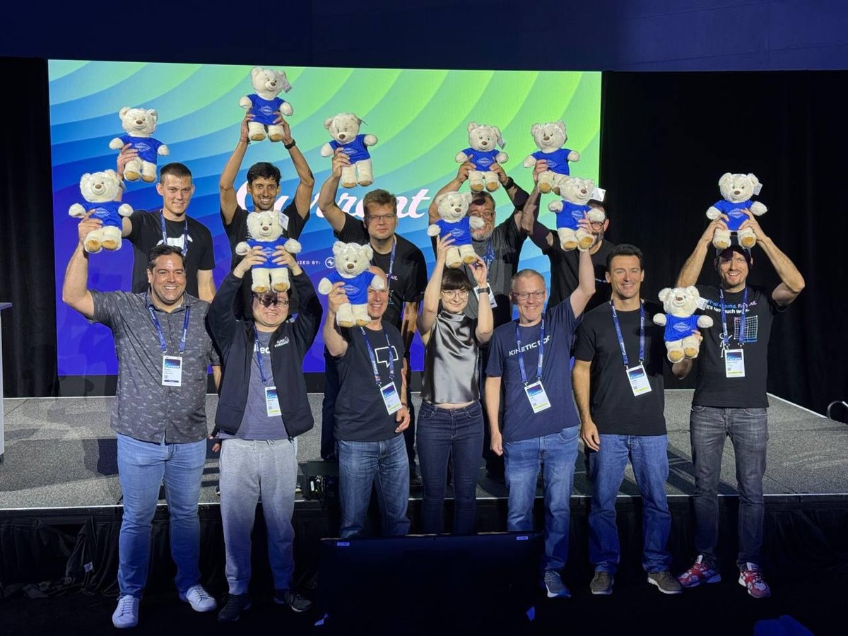 Know someone who’s always answering questions, sharing code, mentoring, or pushing Apache Kafka® and Apache Flink® forward? 
That sounds like a Confluent Community Catalyst to us. 
Nominate them or yourself by September 1 → 
cnfl.io/45pZGRO