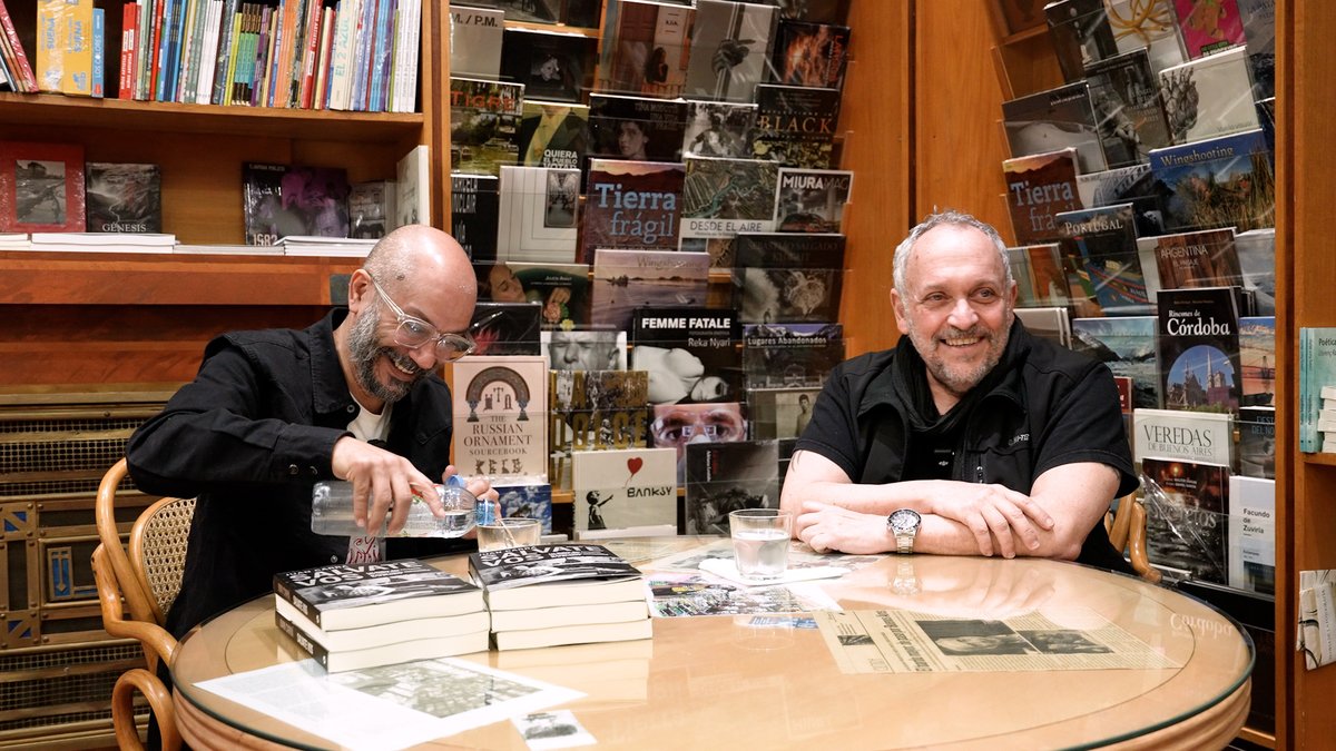 Salvate vos es el imperdible libro de <a href="/juancarra/">Juan Carrá</a> en el que cuenta la historia de los Molfino. Charlamos con él y con Gustavo Molfino sobre el libro y la historia de vida de su familia, una lectura urgente, publicada por <a href="/penguinlibrosar/">Penguin Argentina</a> 

youtu.be/85xjBEOidzw