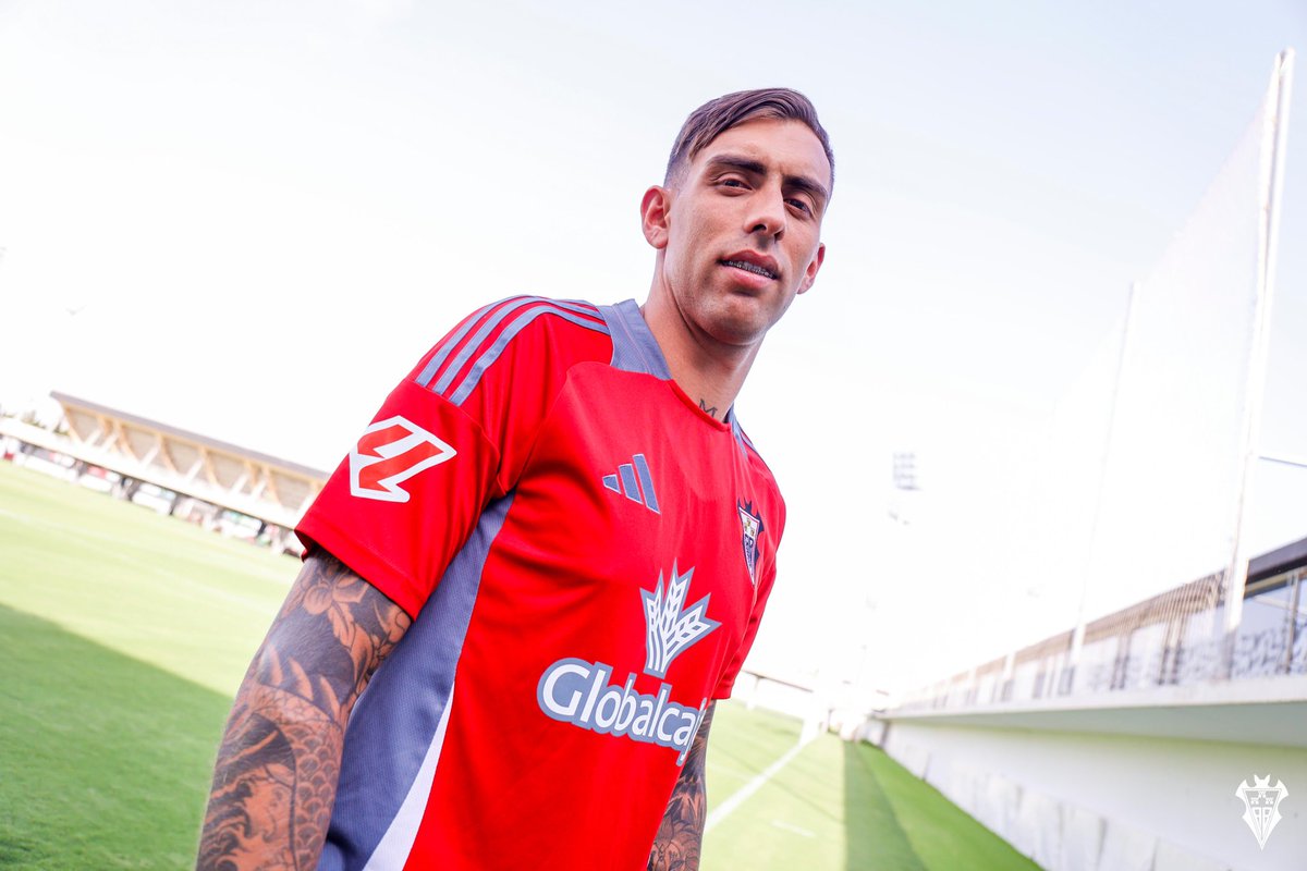 𝗔𝘂𝗿𝗮 🦇