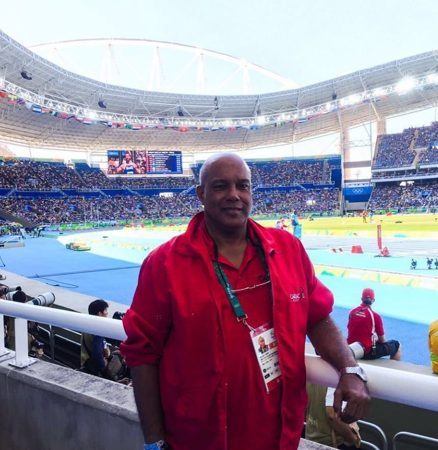 Se nos fue Eugenio Baena, el amigo de la radio y de la vida. El periodista que más sabía de todos los deportes en Colombia. Una verdadera institución de la radio. Un abrazo y fortaleza para su familia.