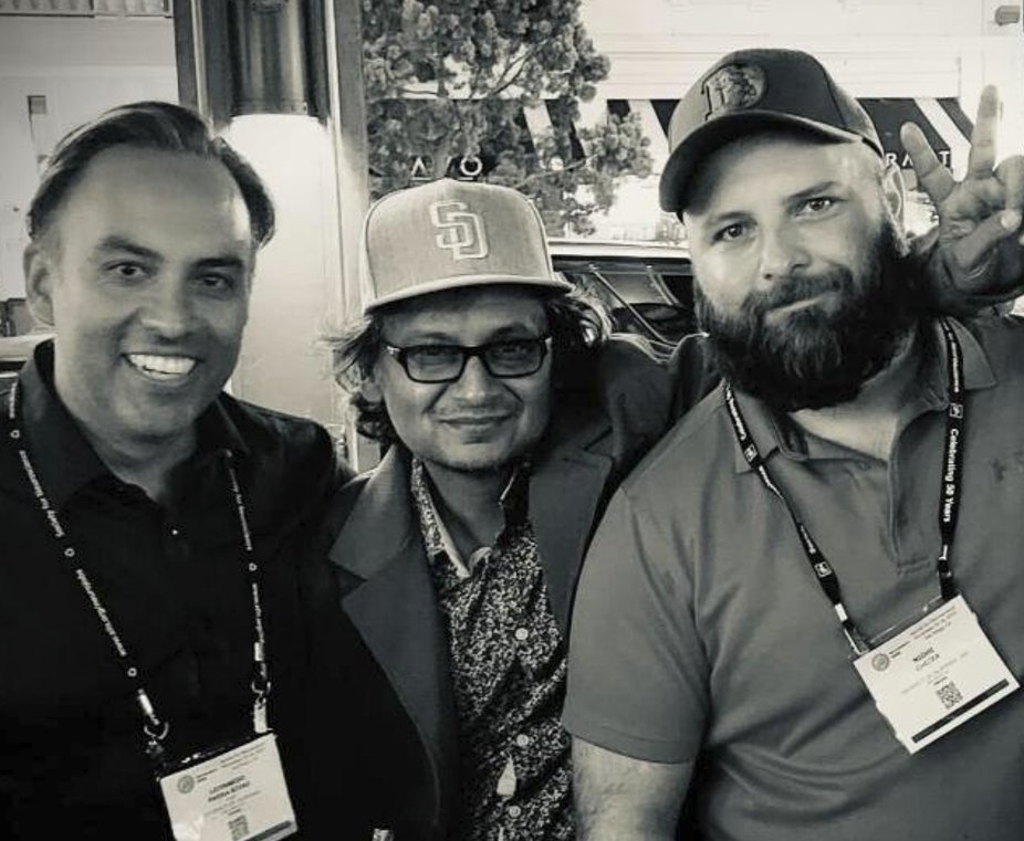 Subhojit Roy (@roy_lab_thinks) on Twitter photo Signs of new life amidst carnage. Postdoc Leo <a href="/leonardoaparrar/">Leonardo Parra-Rivas</a> (left, Brent on right) is heading East to U Maryland <a href="/UMmedschool/">University of Maryland School of Medicine</a> as an Asst Professor with the Institute for Neuroscience Discovery (medschool.umaryland.edu/um-mind/) Signs of new life amidst carnage. Postdoc Leo <a href="/leonardoaparrar/">Leonardo Parra-Rivas</a> (left, Brent on right) is heading East to U Maryland <a href="/UMmedschool/">University of Maryland School of Medicine</a> as an Asst Professor with the Institute for Neuroscience Discovery (medschool.umaryland.edu/um-mind/)
