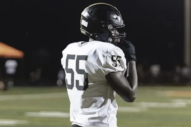 Before turning into a Power Four target and an FAU commit, DL Frederic Sainteus and his family left Haiti's violence (VIP) 
247sports.com/article/before…