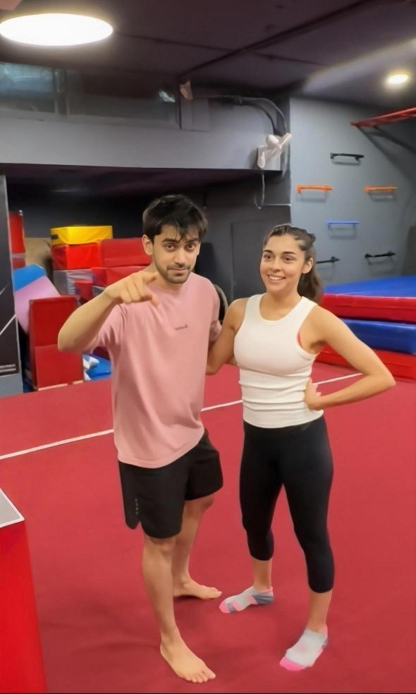 Avi be like – zyada uchhle to teri izzat ka visarjan bh mai hi krwa dunga

#Avisha is not a bond built over a few Insta messages for bullying some successful people,  its unbreakable, no matter how hard some hypocrite tries with their so called pind daan🤫

An unbothered bond.