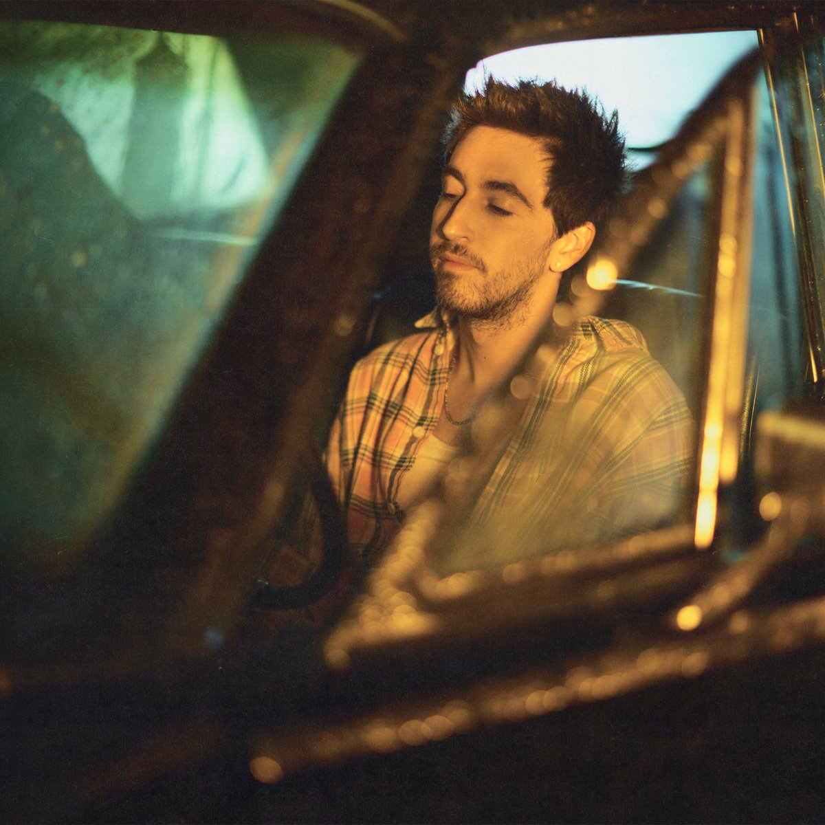 Here’s to all the selfish ones who need a reason to dance… #SelfishDanceRemix is OUT NOW! 🪩👏 createmusic.fm/selfishdancere…