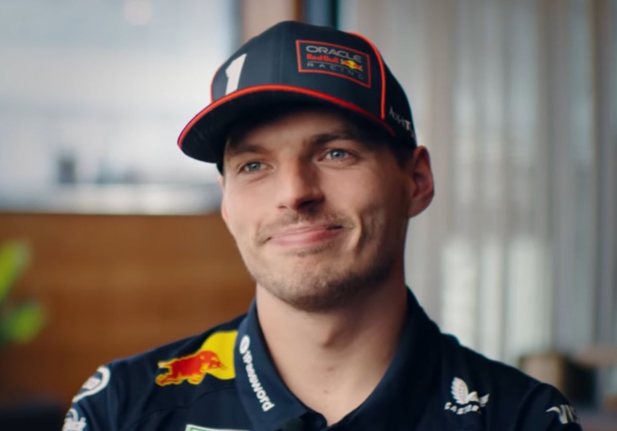 No one will and can ever make me hate this guy. The media can keep writing this villain narrative about him but the way he cares about the people around him, wants to help others and treats his team like family makes me oh so happy to have him as my favorite driver 💙