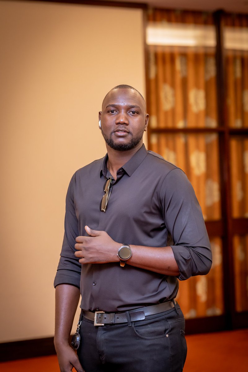 Dress in black ⚫️, "blending in so your story stands out." Every event deserves to be remembered. #learnwithmadoi #Events #Photography