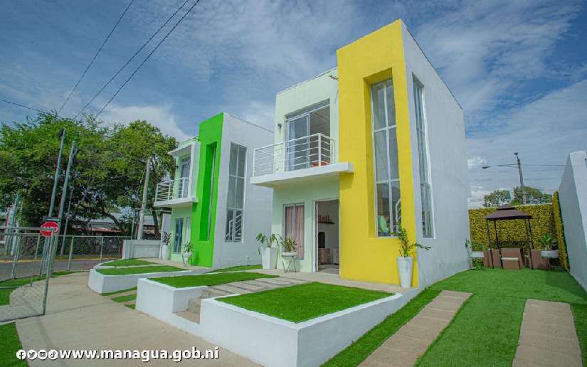 La Copresidenta de Nicaragua, Compañera Rosario Murillo, anunció la realización de la Sexta Feria de la Vivienda, programada para los días 30 y 31 de agosto en el Centro de Convenciones Olof Palme.

Más información aquí 👇🏽 

diariobarricada.com/2025/08/08/anu…