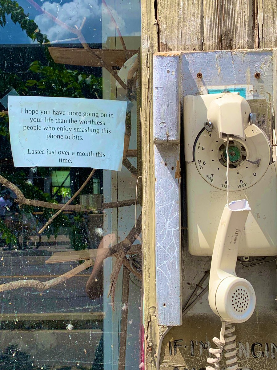 marilynnefriedm's tweet image. As seen in downtown #Toronto. The state of the city. In one image. #ThousandWords