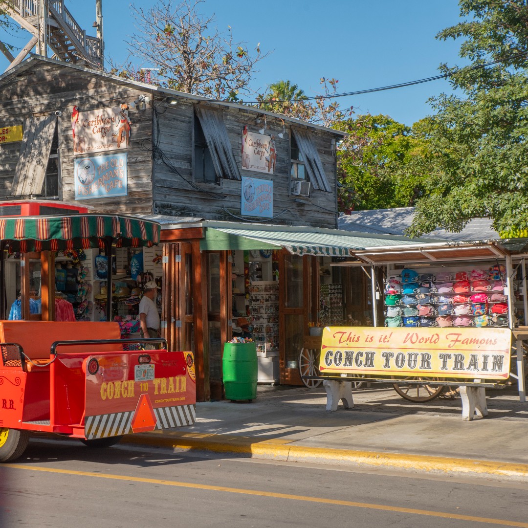All aboard the Conch Tour Train! There is no better way to spend the weekend than on a ride through historic Key West. 🚂 😎
 bit.ly/4kpPO0d