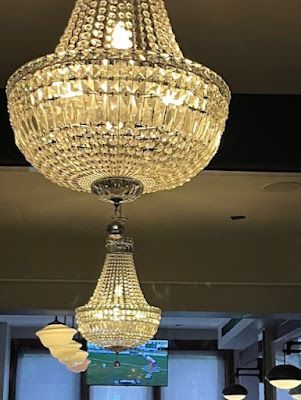 LydiaCLee's tweet image. Chandelier buff.ly/661jM7E  #WeekendReflection