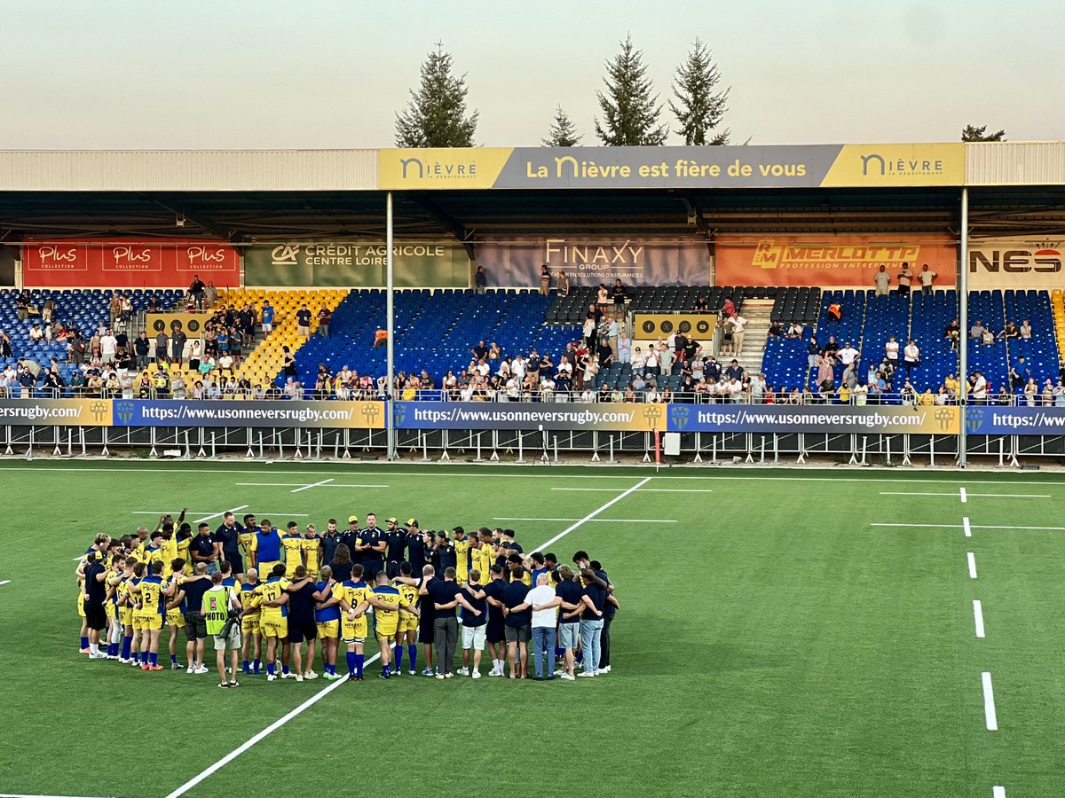 Quel plaisir de retrouver le pré fleuri
Premier match (amical) de la saison contre Aurillac et victoire 28-26 au gong
Rdv le 29/08 contre Agen pour la J1
#uson #PROD2