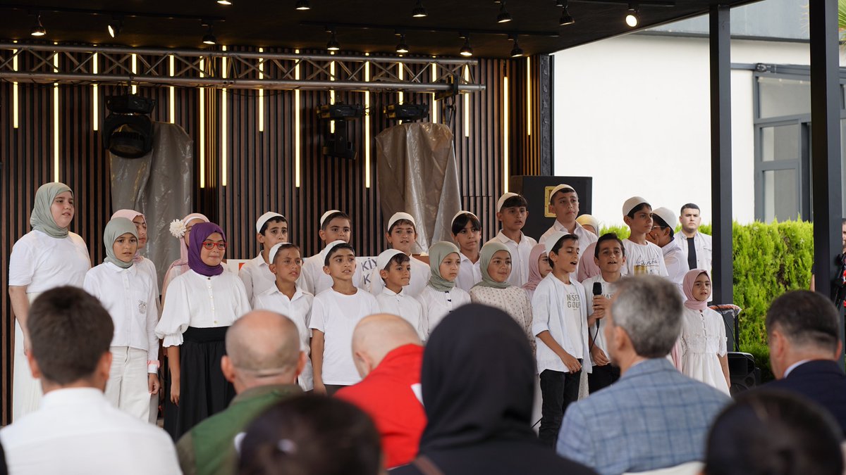 📍TÜGVA Beyoğlu Yaz Okulu Final Programındaydık! 🌟
Yaz boyunca kardeşlerim hem öğrendi, hem eğlendi.
Kur’an-ı Kerim tilavetleriyle ruhlar dinginleşti,
Dualarla semaya umutlar yükseldi.
📖 40 Hadis, 🕌 32 Farz, 💫 Esmaü’l Hüsna ezberlendi.

Beyoğlu’nun kalbinde; bilgiyle,