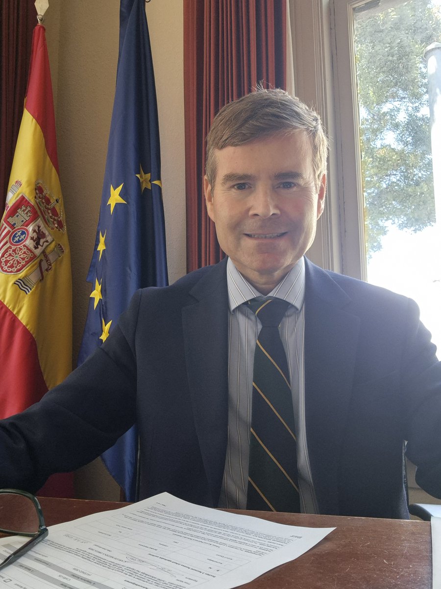 El 1 de agosto <a href="/CMedinaDrescher/">Carlos Medina</a> comenzó a trabajar como nuevo Cónsul General en el <a href="/ConsuladoEspSF/">Consulado General de España en San Francisco</a>. Junto al equipo del Consulado se ha propuesto como objetivo prioritario reforzar y mejorar la calidad de los servicios que se prestan a los ciudadanos en esta demarcación consular.