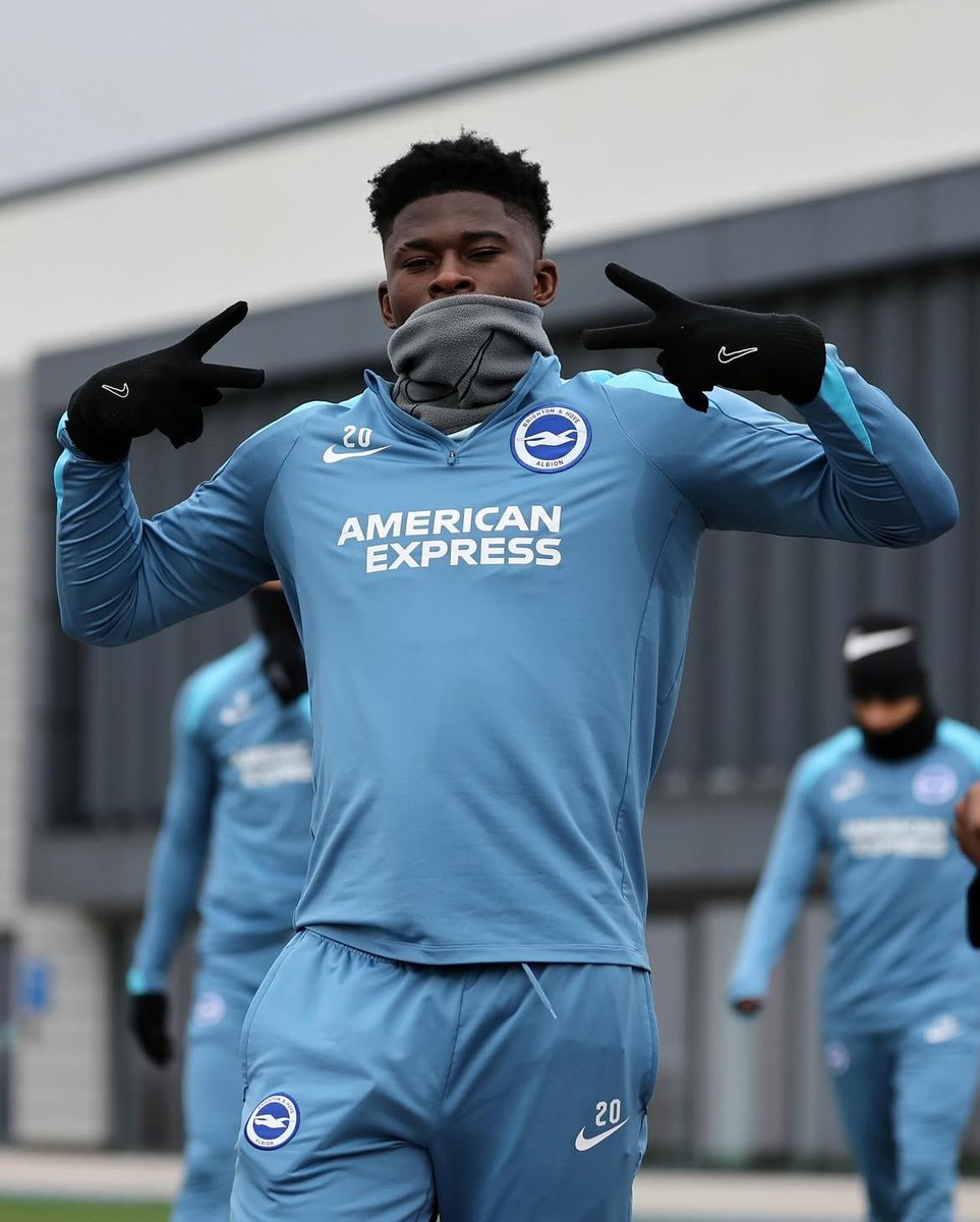 centredevils's tweet photo. 🚨🚨🌕| NEW: Manchester United are still maintaining contacts with Carlos Baleba's agents. Brighton have no intention to sell so a big fee would be required, but United are quite calm, and they consider him their perfect midfielder. A player loved by Ruben Amorim. [@FabrizioRomano]