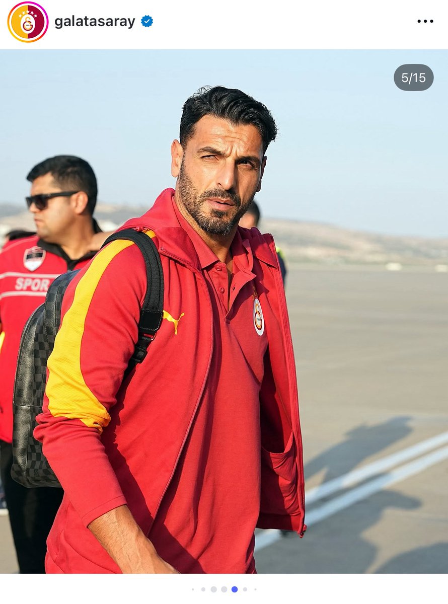 melihtavalioglu's tweet photo. Günay’ın bu fotoğrafını Buffon’a çok benzettim (başka kaleci yok diye gözüme güzel görünmeye başladı) https://t.co/x376a53EyH
