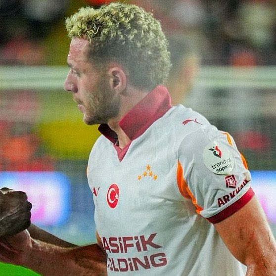 Mertt_or's tweet image. Logoyu pritle mi yapıştırdınız aq merdiven altı formalar daha kaliteli