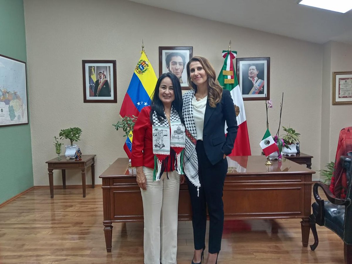 Embajada del Estado de Palestina en México (@palestinemx) on Twitter photo La Embajadora Nadya Rasheed hizo una visita de cortesía a la Excma. Sra. Stella Lugo, Embajadora de Venezuela, de quien recibió expresiones fraternas de solidaridad hacia el pueblo palestino. Gracias a la Embajadora <a href="/StellaLugo/">Stella Marina Lugo B</a> por su hospitalidad y calidez. La Embajadora Nadya Rasheed hizo una visita de cortesía a la Excma. Sra. Stella Lugo, Embajadora de Venezuela, de quien recibió expresiones fraternas de solidaridad hacia el pueblo palestino. Gracias a la Embajadora <a href="/StellaLugo/">Stella Marina Lugo B</a> por su hospitalidad y calidez.