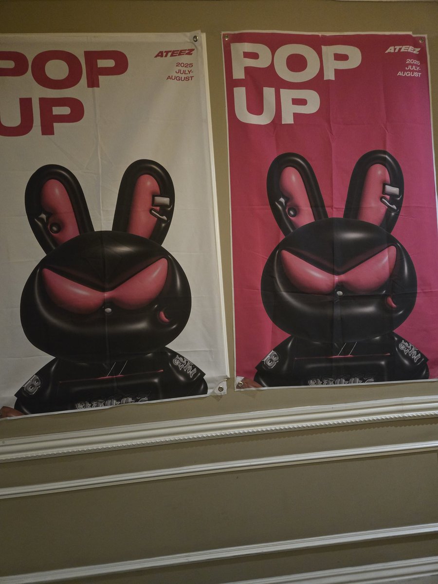 _sageberry's tweet photo. At the Ateez pop omgg!!! #ateez #ateezpopup #inyourfantasypopup https://t.co/H6xi6vor3p