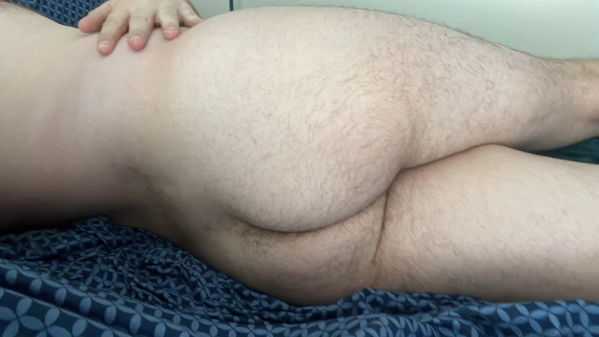 Horny after work! Someone please fill me!!! 😈😈😈