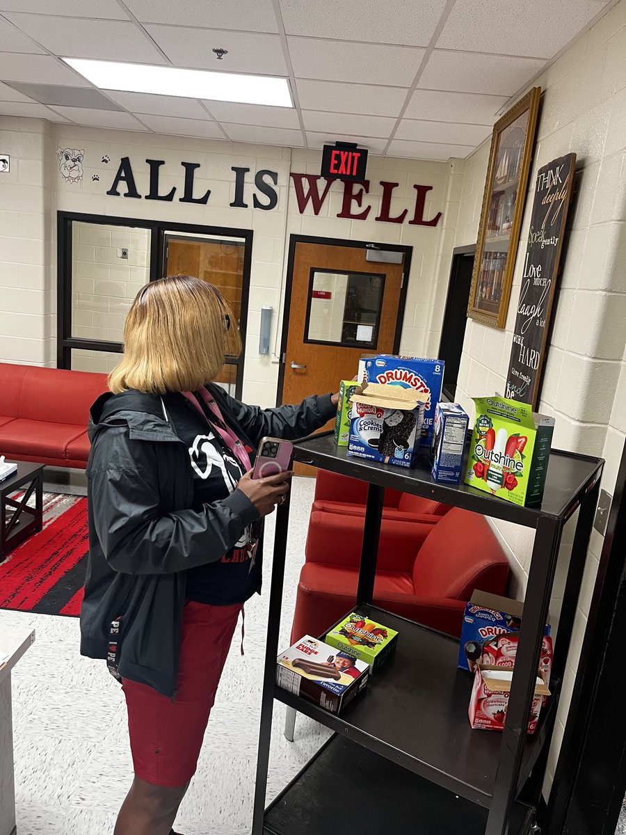 Conyers Middle (@conyersmiddle) on Twitter photo Our Educators received a cool treat—such a fun way to end the first week of school! #AnchoredInExcellence <a href="/RockdaleSchools/">Rockdale County Public Schools</a> Our Educators received a cool treat—such a fun way to end the first week of school! #AnchoredInExcellence <a href="/RockdaleSchools/">Rockdale County Public Schools</a>