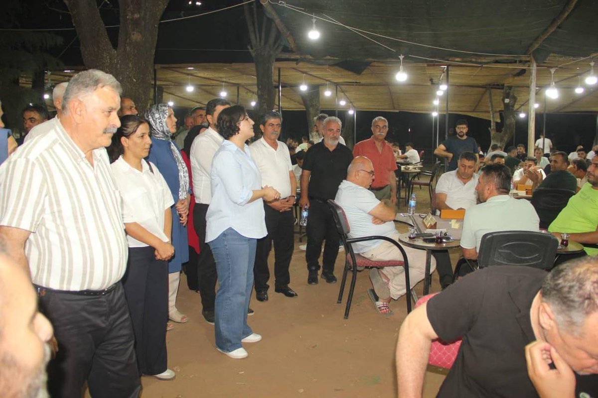 Yarın Kurtalan ilçemizde Demokratik Toplum Şölenine halkımızı davet ettik. 
<a href="/dbpsiirtorgutu/">RÊXİSTİNA DBP'Ê YA SÊRTÊ✹DBP Siirt İl Örgütü</a> 
<a href="/DemSiirt/">DEM PARTİ SİİRT İL ÖRGÜTÜ</a> 
<a href="/revsanarslan56/">Rewșan Arslan</a> 
<a href="/avkenanbilge/">Kenan Bilge</a> 
<a href="/KurtalanDEM/">Kurtalan DEM Parti</a>