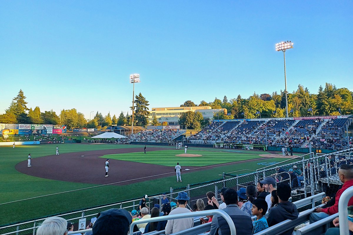 Bryan Corliss (@bryancorliss425) on Twitter photo #GoFrogs! @SPEEA staff, officers, activists and their families joined members of <a href="/LaborCouncilEvt/">Snohomish & Island County Labor Council</a> for #Union Night with <a href="/EverettAquaSox/">Everett AquaSox</a> #GoFrogs! @SPEEA staff, officers, activists and their families joined members of <a href="/LaborCouncilEvt/">Snohomish & Island County Labor Council</a> for #Union Night with <a href="/EverettAquaSox/">Everett AquaSox</a>