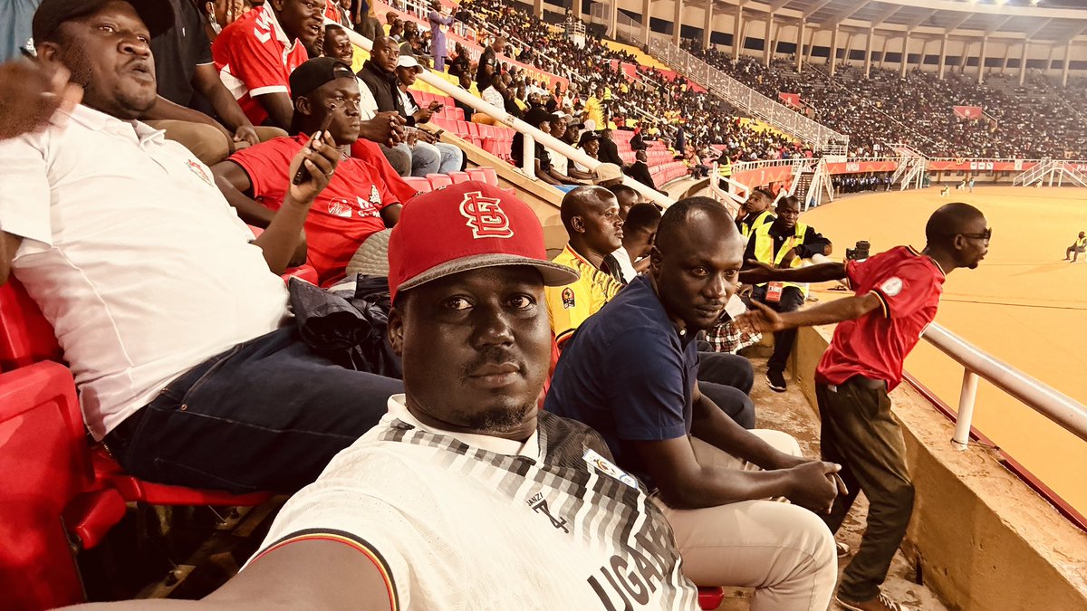 fobita's tweet photo. Here to fulfill my citizenry duties ๐๐๐๐
#LetsGoUg
#UGAGUI
#CHAN2024 https://t.co/35e3da2vJV