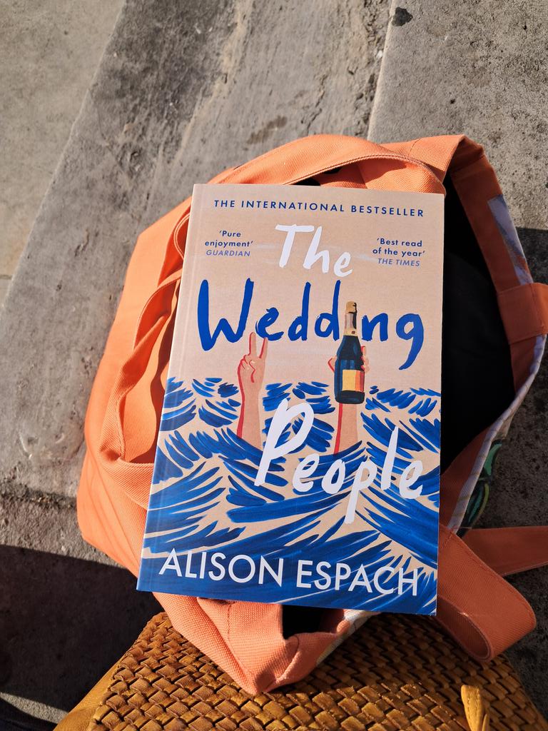 Caroline 🎭 tweet media