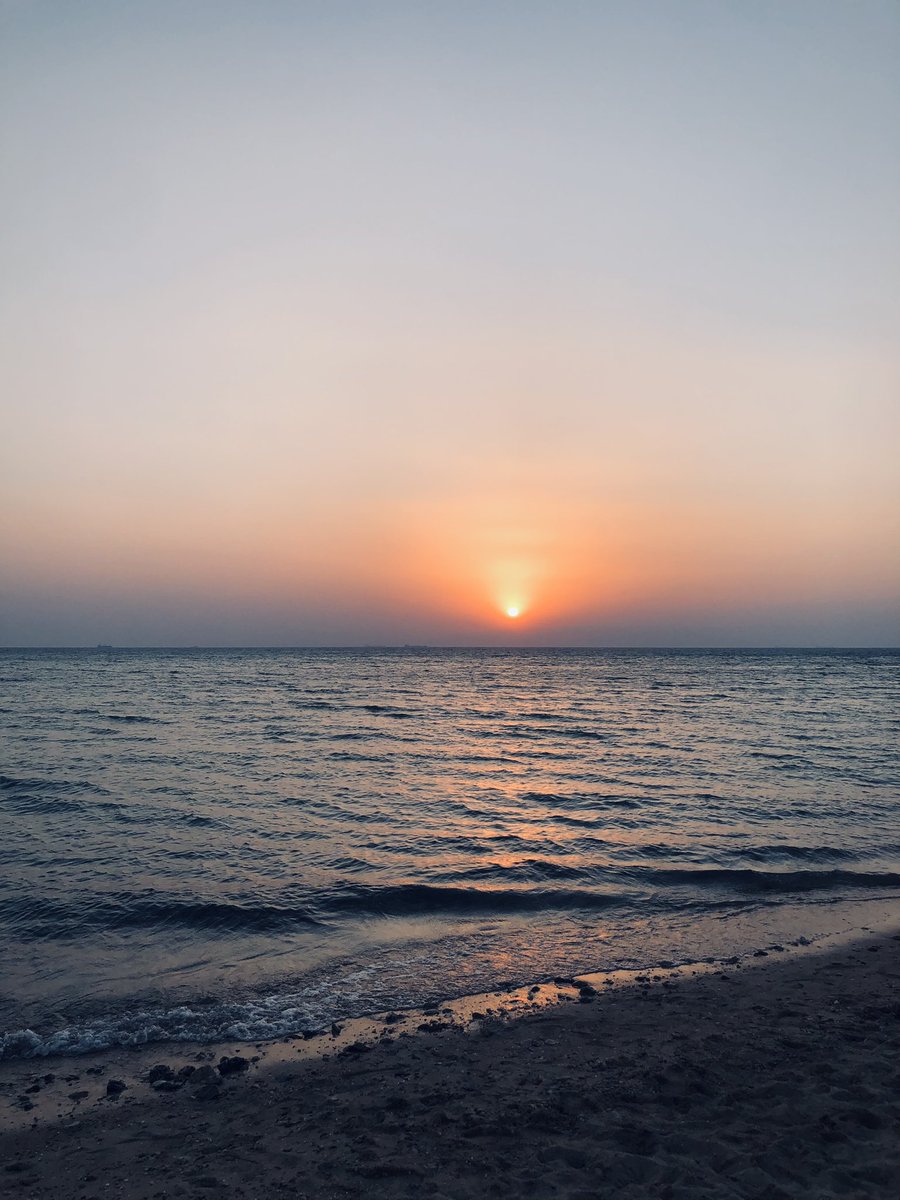 AyaaaAtif's tweet photo. Every sunset is proof that endings can be beautiful too✨ https://t.co/YjPOR02jsi