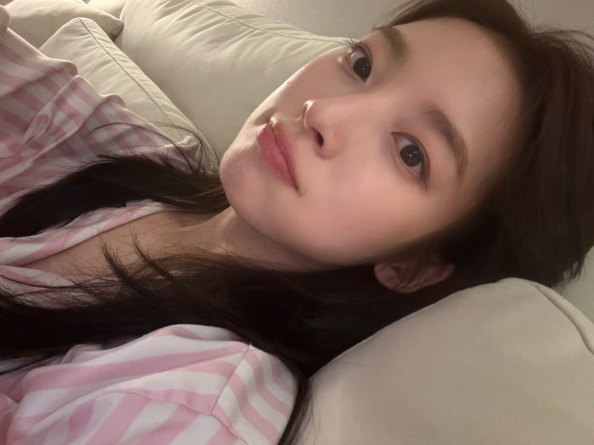 Today was full, but tonight is mine! A little reminder to myself (and maybe you too, MIRACLEs): recharging is necessary. 🩷✨️