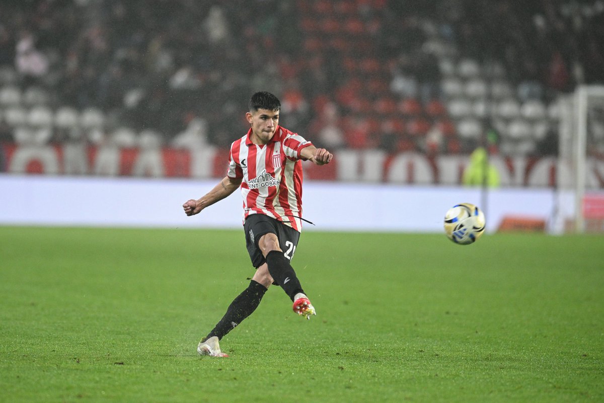 EdelpOficial's tweet photo. 📸 La noche de Fabri Pérez. https://t.co/HWG4QcihXq