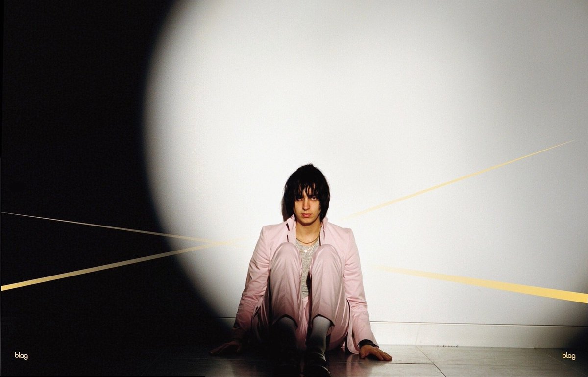 nayainfurs's tweet photo. julian wearing a pink vivienne westwood ss 2010 suit &amp; bottega veneta loafers for blag magazine (dec, 2009) https://t.co/OMH1IUmUp2