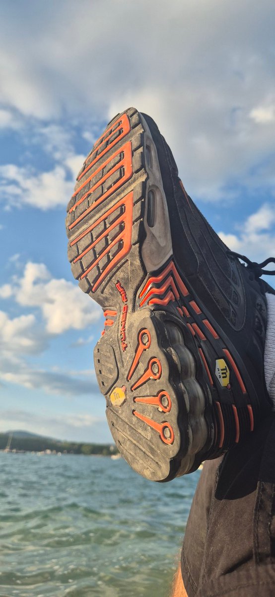 Qui pour lecher ? Qui va finir vider ? Qui va se dépouiller du poids de son fric pour le mettre dans ma poche ? Qui va kiffer me faire plaisir ? 😏👇🧎‍♂️💸🔥😈