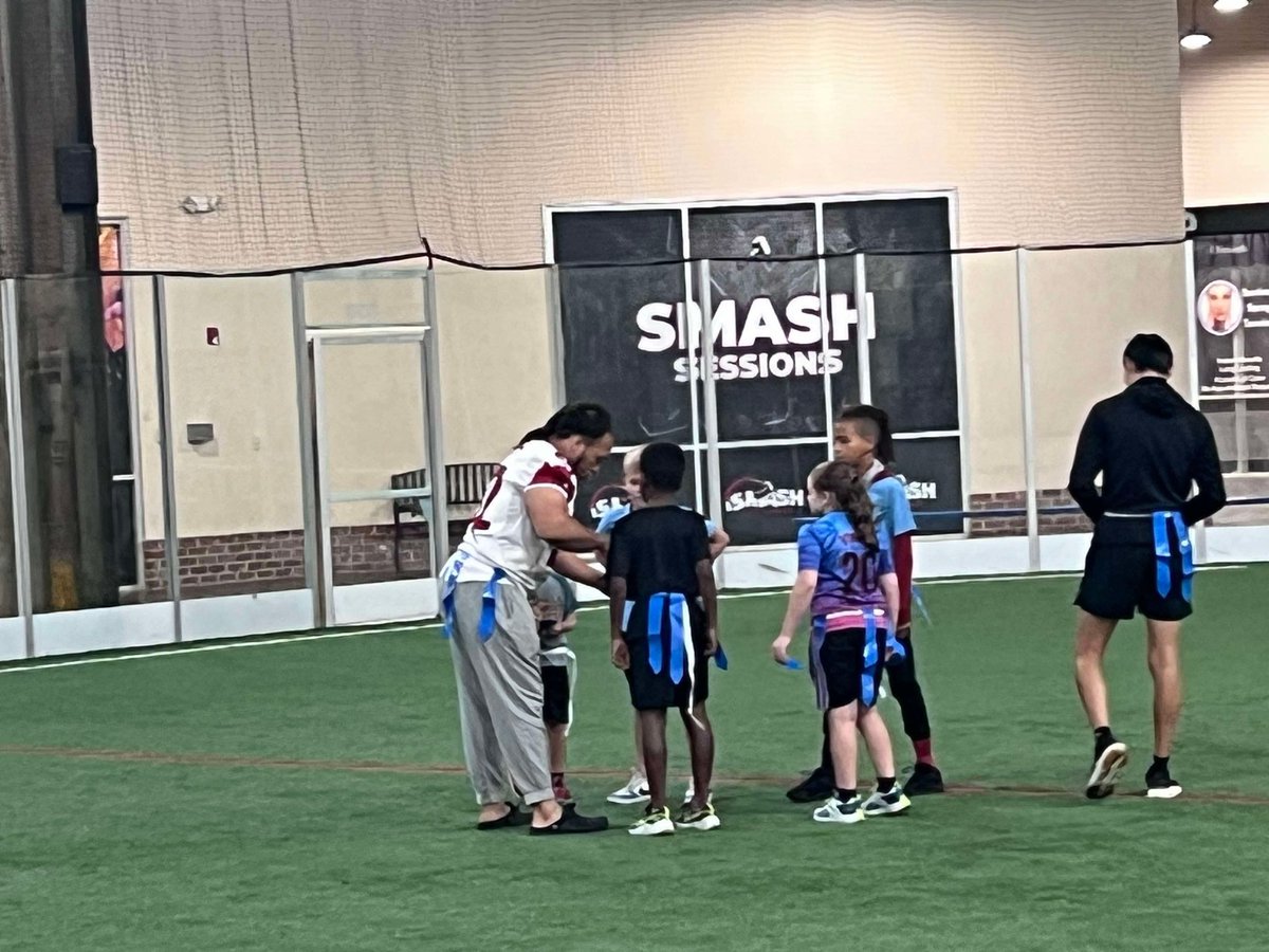 CarPredators's tweet photo. Giving back in Wake Forest! 💚
The Carolina Predators joined youth football camps at The House of Sports, coaching skills, building confidence &amp; inspiring the next generation.

#CarolinaPredators #YouthFootball #CommunityFirst https://t.co/T8UrMdu6MN