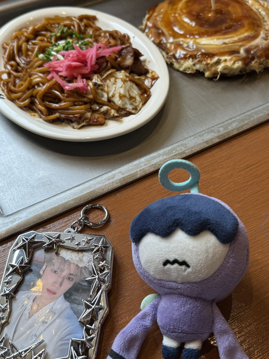 📍연남 JyoJyo
오코노미야키, 야키소바랑 감자샐러드 정말맛잇엇슨
 #휴닝이는_맛있는거_먹고심분딩